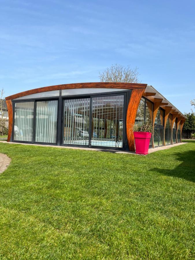 Gîte avec piscine Lestrem Extérieur photo